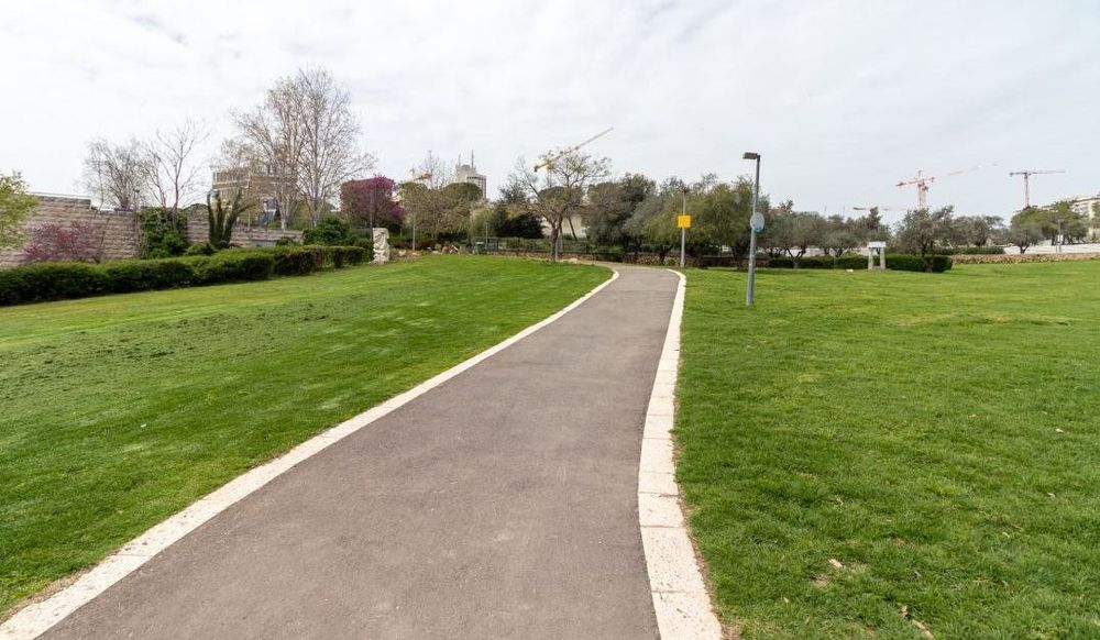 Sacher Park — Jerusalem's green park near GATE tower